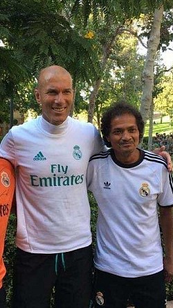 El Gran Famoso Grillo con Zinedine Zidane